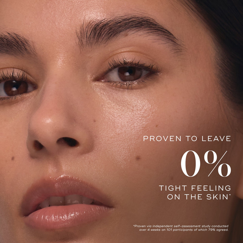 Close-up of a woman’s face with glowing skin, featuring text highlighting no tight feeling after cleansing and a comfortable skin finish